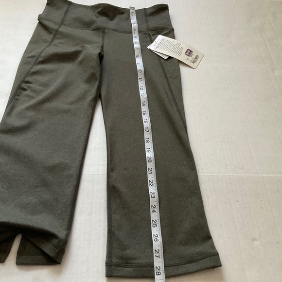 New Lululemon Gather and Crow Crop Heathered Willow Size 6 - Picture 12 of 15